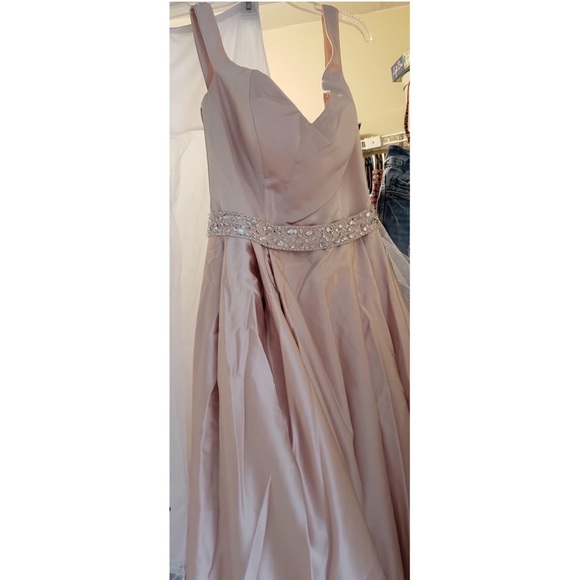 Off the shoulder Blush Pink Prom dress with Pocket - Picture 4 of 7
